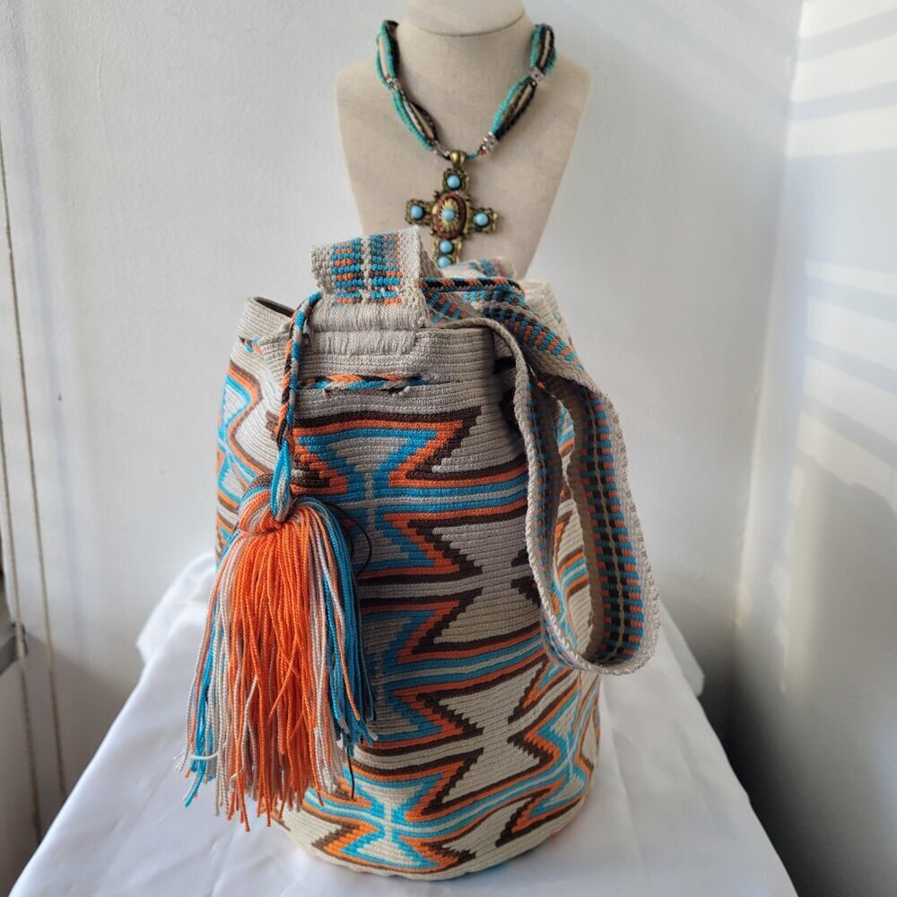Wayuu Handmade Mochila Colombian Crochet Bag - Picture 5 of 15